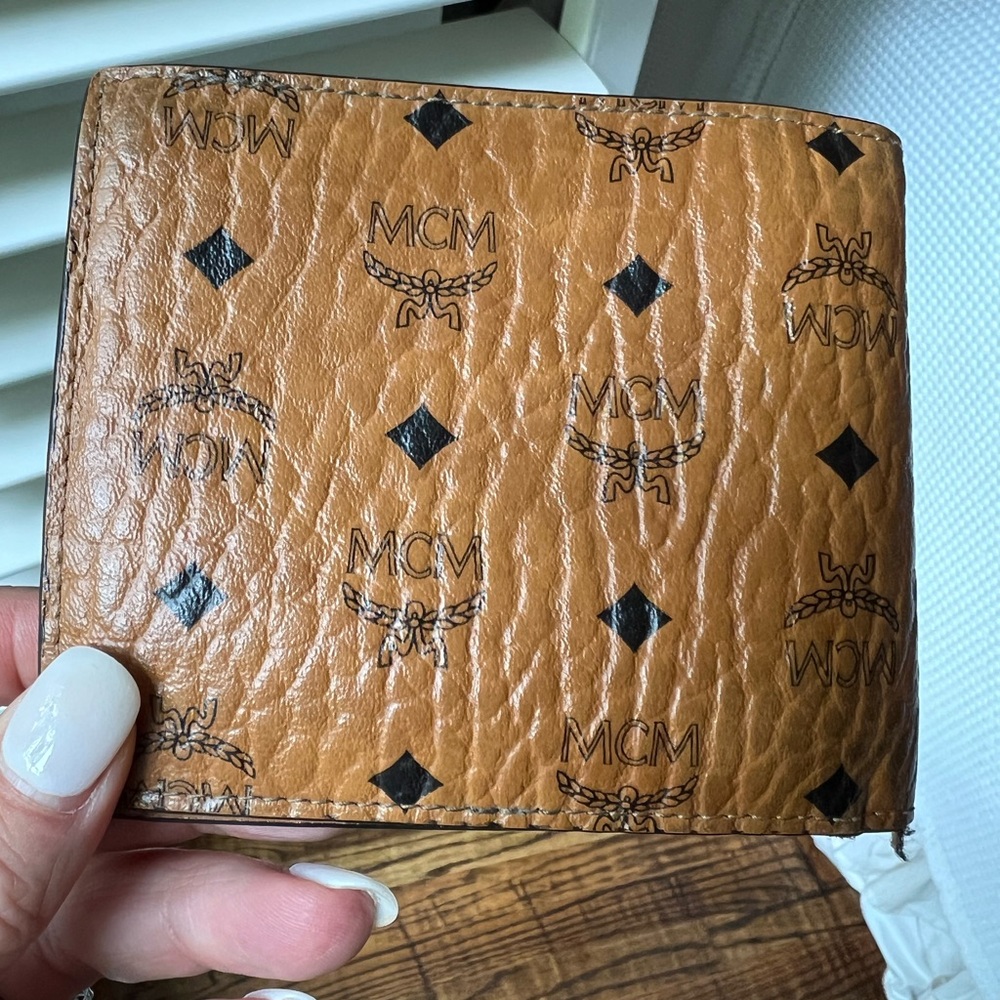 MCM Visetos Men’s Wallet Leather EUC (almost flawless condition) - NO Tags